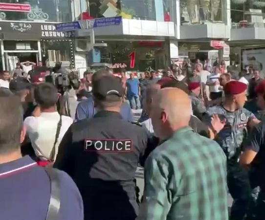 İrəvana qoşun yeridildi