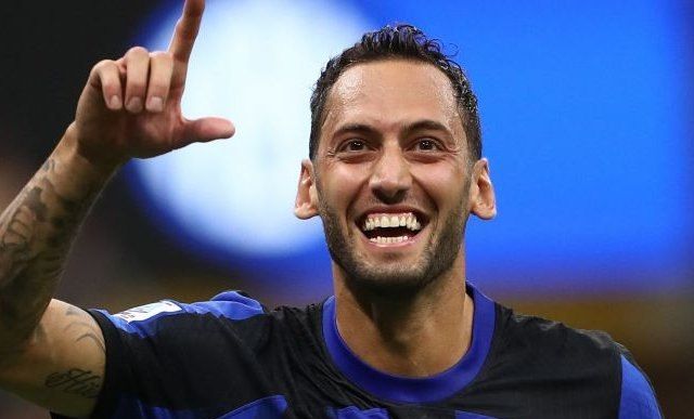 Hakan Çalhanoğlu İngiltərə Premyer Liqasına doğru