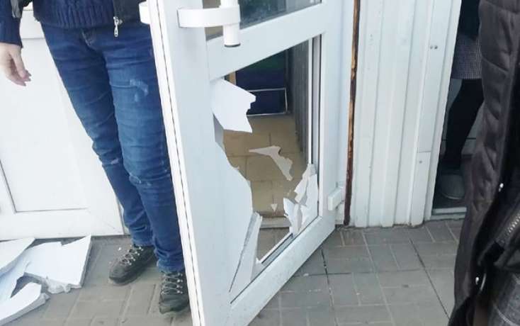 Ata elçiliyə gələnlərə qapı açmadı, dava düşdü, həbs edilən var - Azərbaycanda qəribə olay