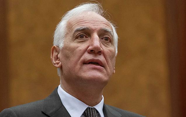 İran sanıb Bakını paylaşdı: “Axmaq” Ermənistan prezidenti sensasyon tvitini SİLDİ - FOTO