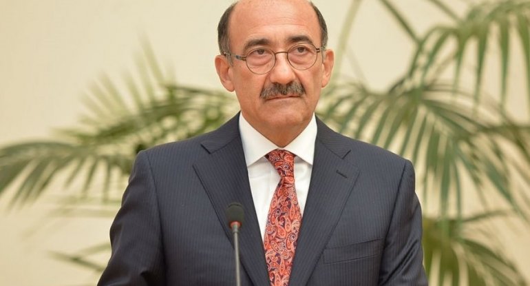 Əbülfəs Qarayev: “Bakıda istirahət edirəm”