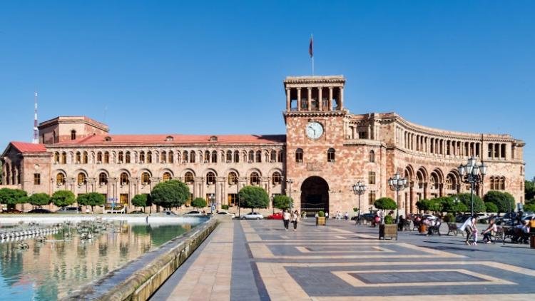 İrəvanın əhalisi azalmaqda davam edir – Ermənilər hara üz tutur?