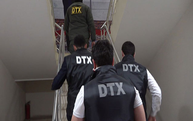 DTX Gömrük Komitəsində daha bir əməliyyat keçirdi - İki vəzifəli şəxs saxlanılıb