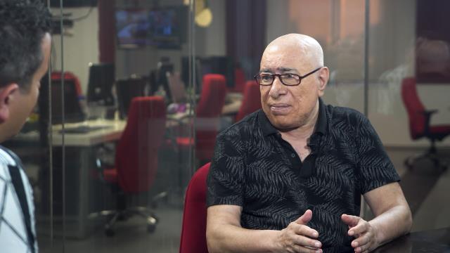 Məşhur aktyor: "Qardaşım gözümün önündə diri-diri yandı, xilas edə bilmədim" - VİDEO