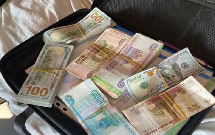 Azərbaycanda vəzifəli şəxsin qızını və qaynanasını öldürüb pulunu aparıblar