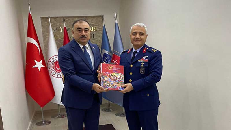 Azərbaycanın səfiri Türk Hərbi Hava Qüvvələrinin ilk pilotsuz təyyarə hava bazasında oldu (FOTO)