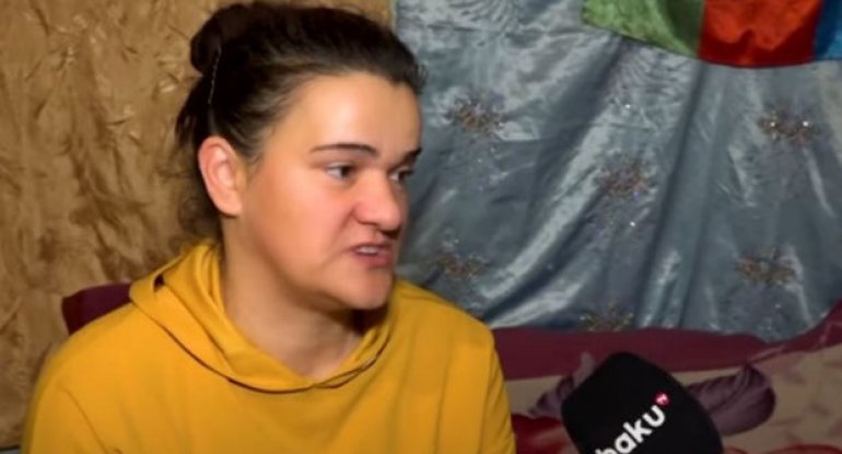 Zibillikdən geyinən ana-bala: “Qız doğduğum üçün ərim məni atdı” - VİDEO