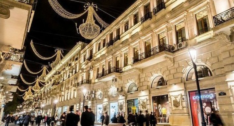 Bakıda yeniyetmələr ərəb turistin başına oyun açdılar