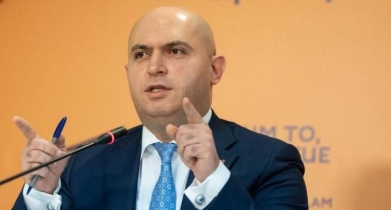 Aşotyandan Paşinyanın oğluna: “Atanın ucbatından 5 min erməni ölüb, get şikayətini geri götür”
