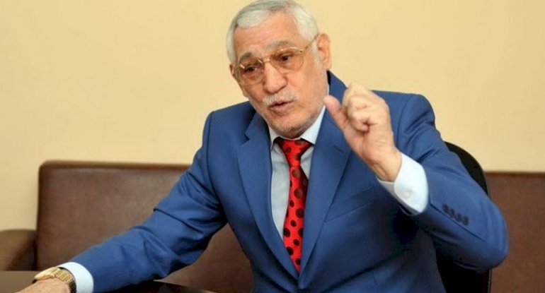 Xalq artisti qızıl alan müəllimlərə arxa çıxdı: "Milyonda bir adam sınmaz..."
