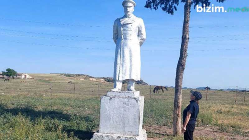 Oğuzun Çaldaş kəndinin “özəl” Stalini (FOTO/VİDEO)