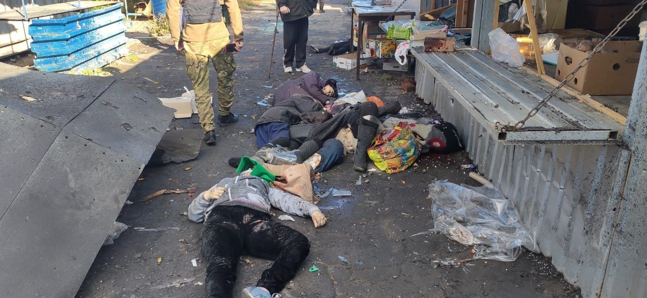 Rusların hücumundan sonra küçədə qalan meyitlər - FOTO