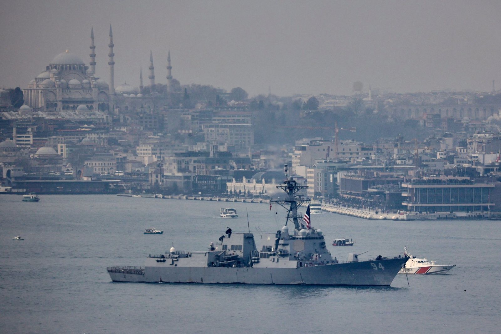 ABŞ-ın "USS Nitze" adlı Destroyer-məhvedici gəmisi Qara dənizdə görülüb