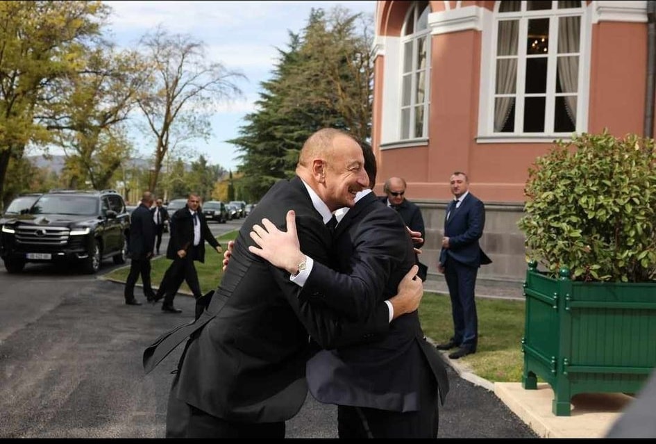 Əliyev Gürcüstana səfər etməklə İran və Ermənistanı blokladi 