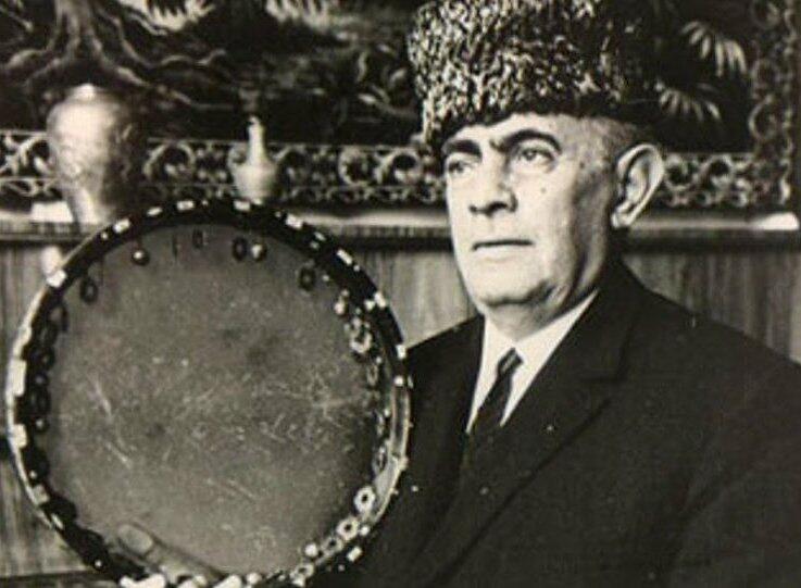 Xan Şuşinskinin anadan olmasından 121 il ötdü