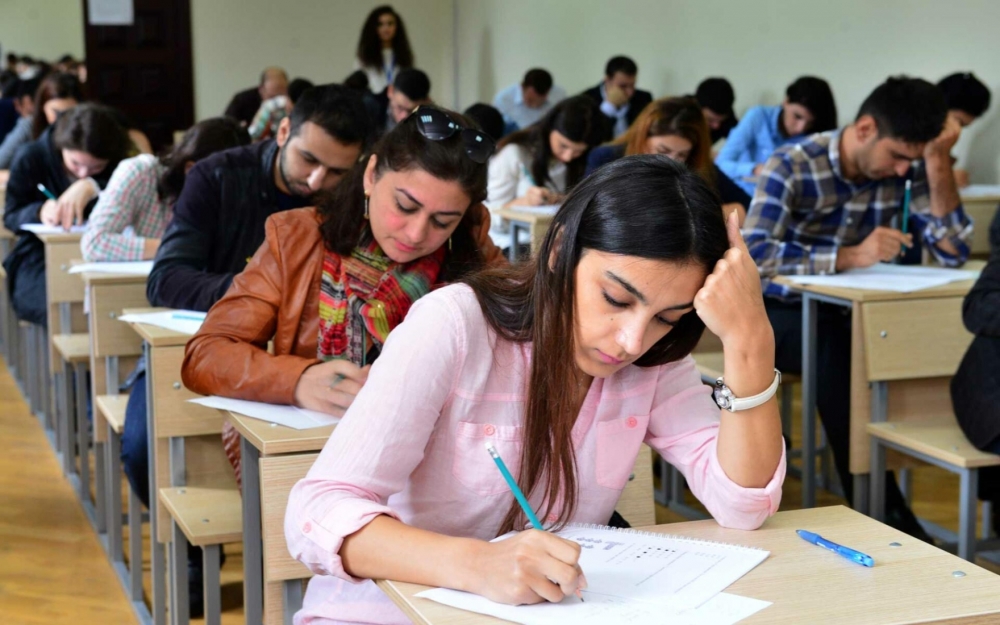 Universitetlərdə dövlət imtahanları ləğv edilir? - Nazirlikdən açıqlama