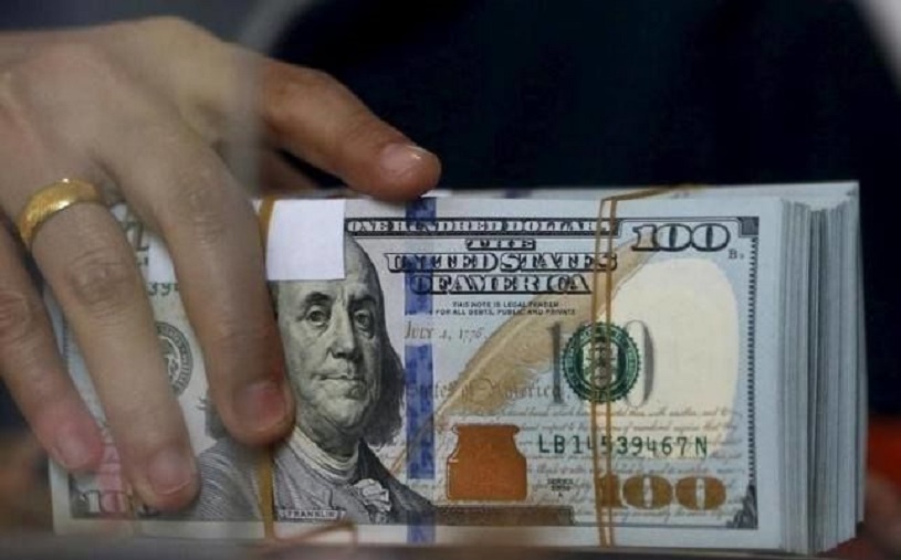 Dollar almaq istəyənlərin nəzərinə: Bazar ertəsi məzənnə...