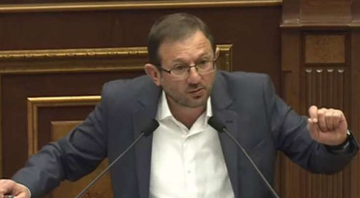 Erməni deputat panika içində: Azərbaycan prezidenti Ermənistanın 29 min 800 kv.km ərazi bütövlüyünü tanıdığını açıq şəkildə deməyib