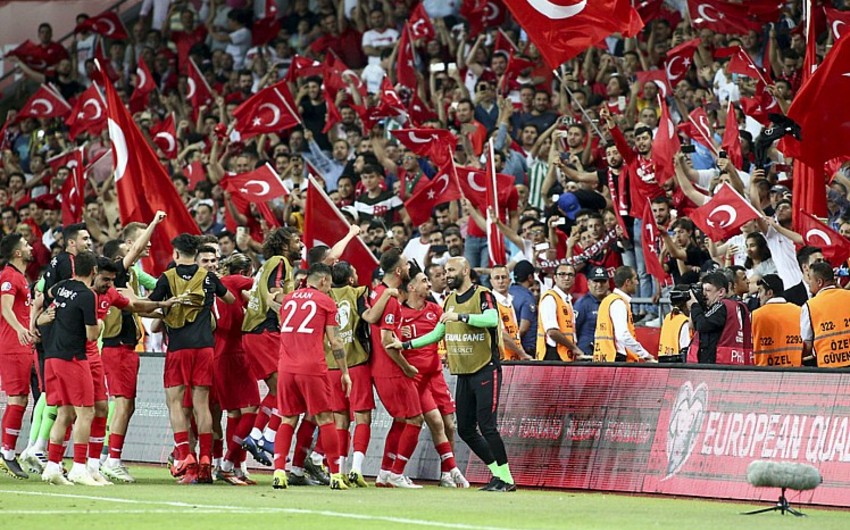 Türkiyəli azarkeşlər Ermənistan yığması ilə səfər oyununa buraxılmayacaqlar