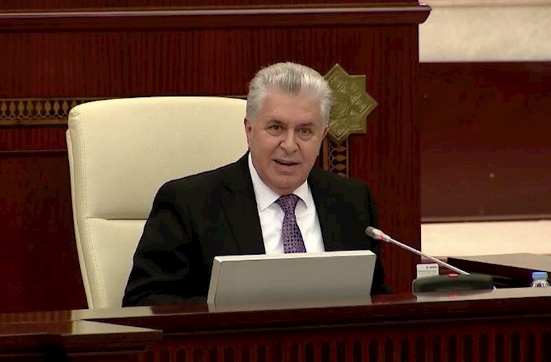 Deputatın tənqid olunduğu yazıya reaksiyası: "Burnunuzu soxmayın..."