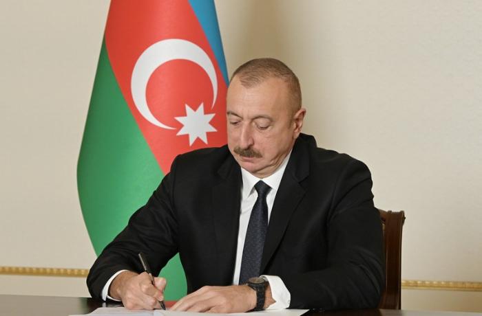 Prezident bu şəxsləri təltif etdi - Sərəncam