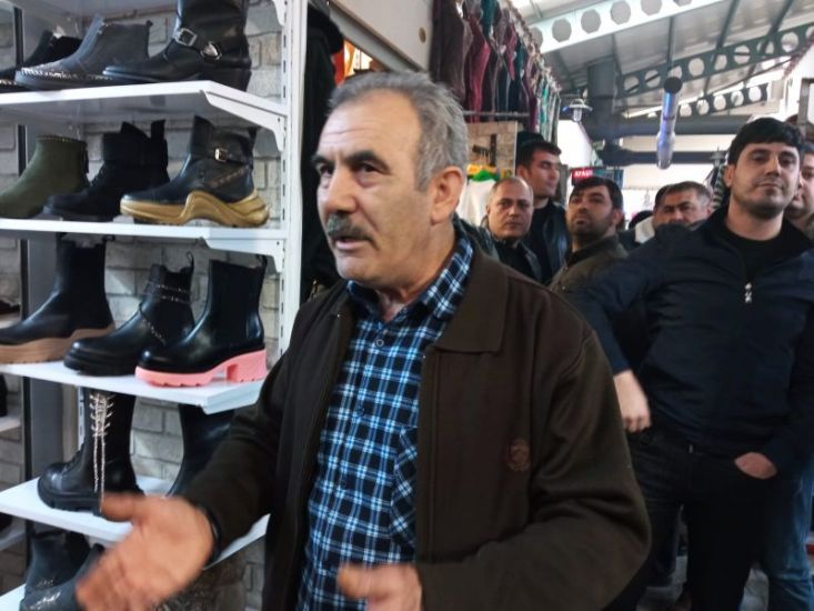 Rza Talıbovla Vüqar Abbasov sahibkarları hədələyir: "İynə vurarlar dəli olarsınız" - VİDEO