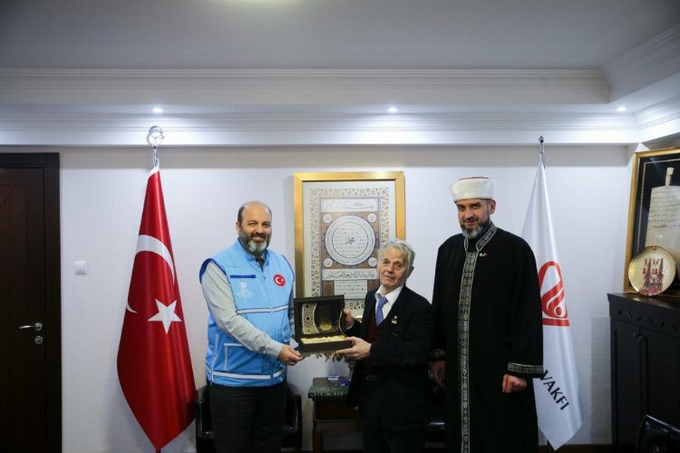 Krım tatarlarının lideri Türkiyə Diyanət Fondunda görüş keçirib
