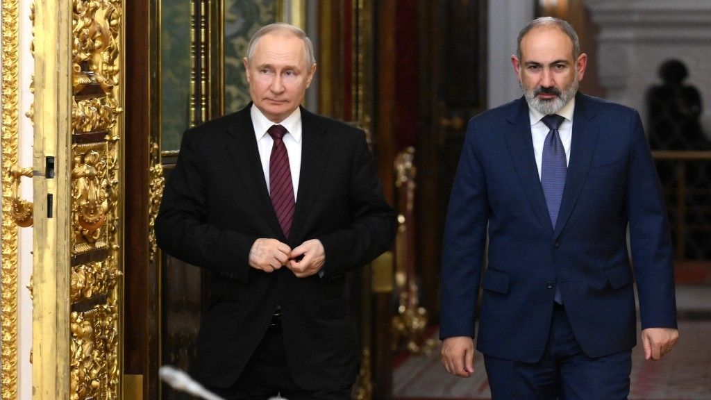 Kreml "Biz Ukrayna münaqişəsində Rusiya ilə müttəfiq deyilik" deyən Paşinyana cavab verdi...Nəzərə alarıq