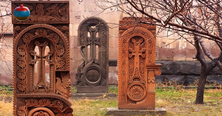 Ermənistanda qanunsuz quraşdırılmış xaçlar və xaçkarlar SÖKÜLÜR - FOTO