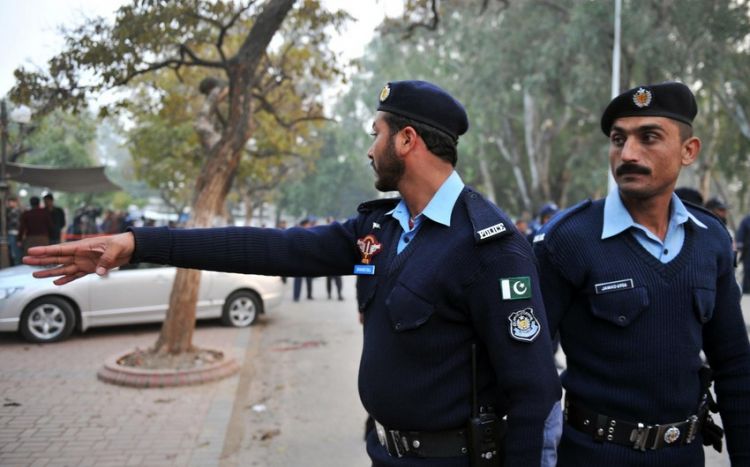 Pakistan polisi İmran Xanın evini mühasirəyə aldı