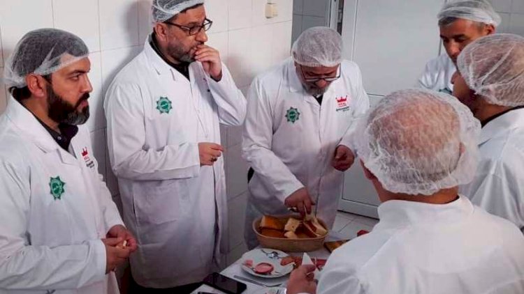 Hacı Şahinin yediyi kolbasa: Halal “peçat”
