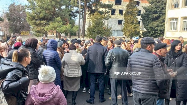 Azərbaycanda vəzifəli şəxsin istefa tələbi ilə aksiya keçirilir