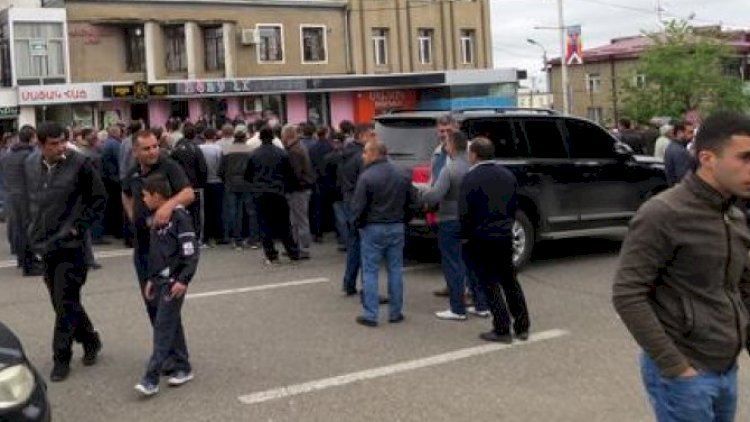 Xankəndidə qırğın: Separatçı deputat bıçaqlandı