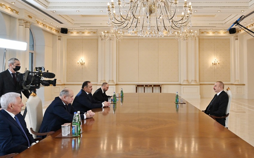 Rusiyada mərkəzdənqaçma meylləri start götürür-federal subyektlər müstəqil milli siyasətə doğru addımlayır 