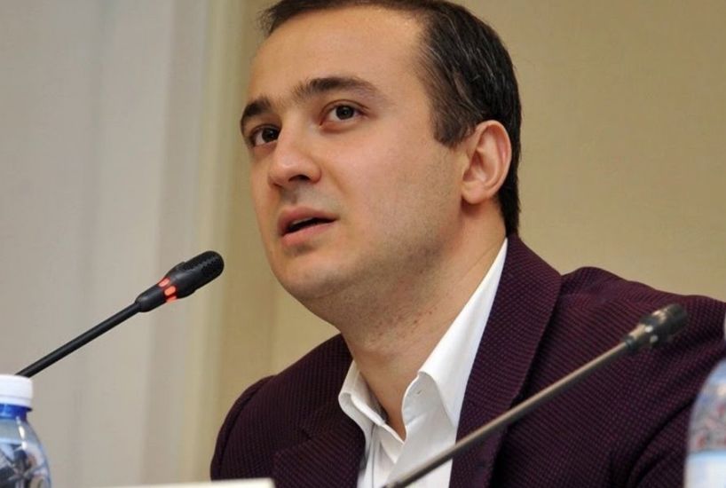 Kəmaləddin Heydərovun oğlu etiraz etdi: “Müəllimin şagirdə mənəvi və ya fiziki cəza tətbiq etmək ixtiyarı yoxdur”