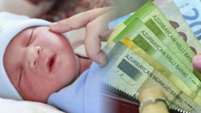 Bakıda "uşaqpulu" tələb etdilər, polis konfet payladı - VİDEO