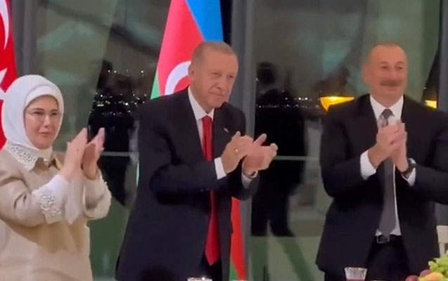 Prezidentlər Azərini ayaq üstə alqışladılar - Video