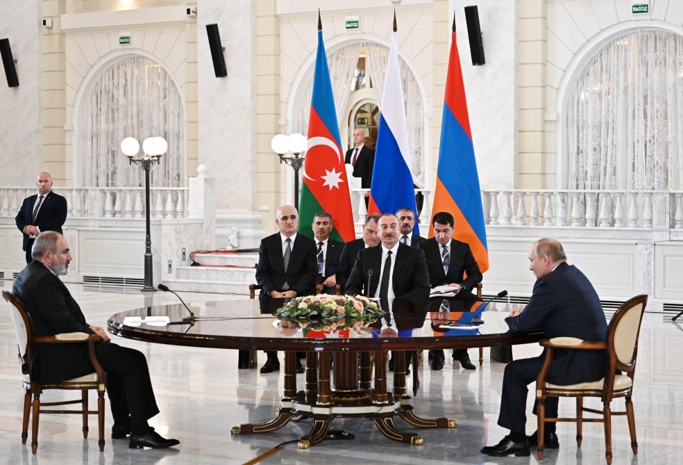 “İRƏVAN RUSİYA PLATFORMASINI EFFEKTİV SAYMIR” – “İlin sonuna qədər sülh müqaviləsini imzalamağa hazırıq”