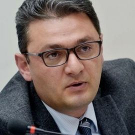 "Rusiyadan uzaqlaşmaqla Ermənistanın onurğa sütununu sındırdıq" - Qalstyan
