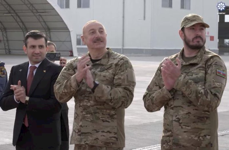 Prezidentlə oğlu “Akıncı” hücum PUA-larının uçuşunu izlədi - VİDEO + YENİLƏNİB