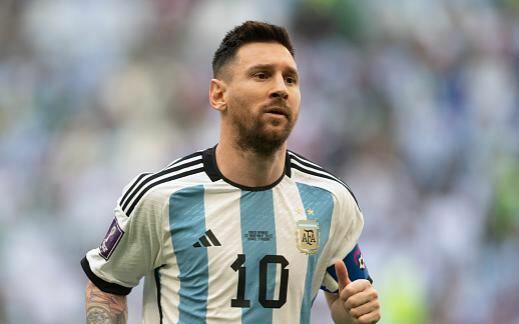 Azərbaycanlı müğənni Messi ilə GÖRÜŞDÜ - FOTO
