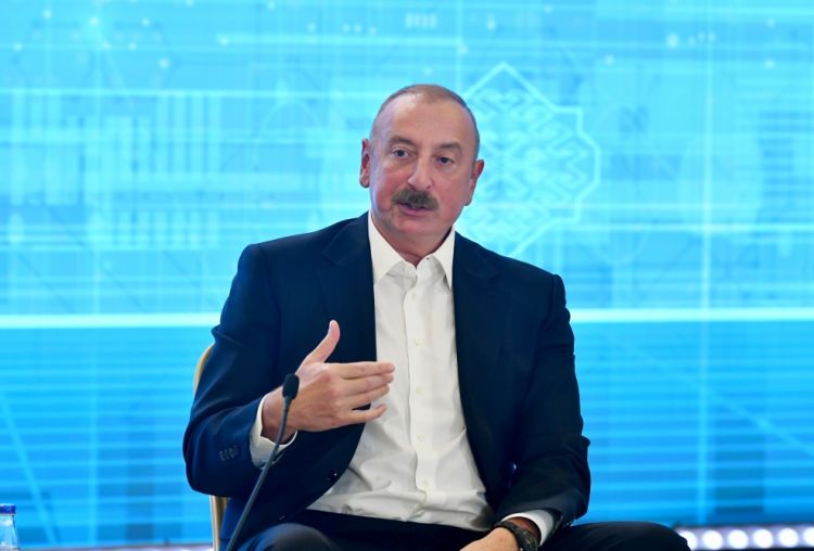 “Nəvələrim, övladlarım sosial mediada gördüklərini mənə deyir” - İlham Əliyev