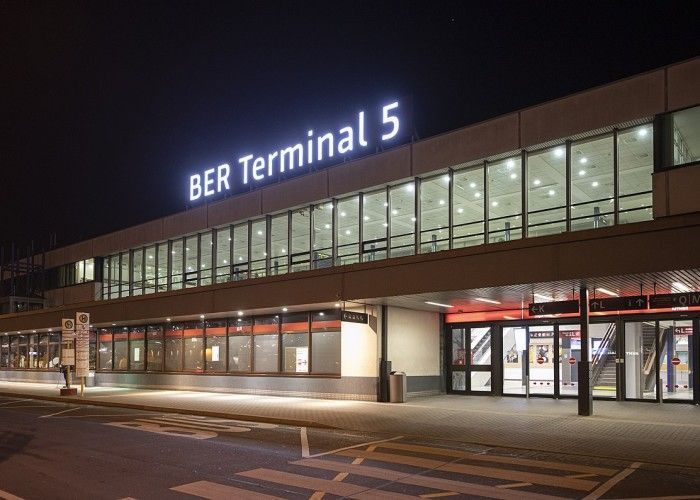 Berlin hava limanında bütün uçuşlar təxirə salındı - VİDEO