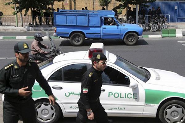 İranda polis məntəqəsinə hücum: Ölən və yaralananlar var
