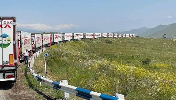 Ermənistan səfirləri sərhədimizə gətirir