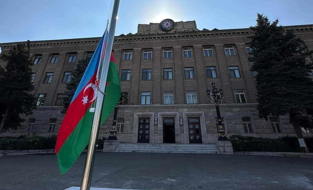 Xankəndidə qalan ermənilər bu şəxslərin villalarında yaşayırlar