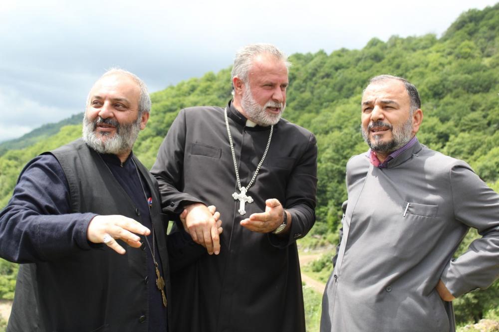 3 erməni keşiş Kəlbəcərin kəndində Azərbaycana qarşı çıxışlar etdi… - FOTO