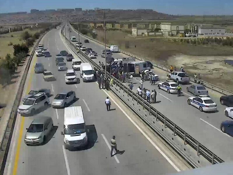 Bakıda ağır yol qəzası - xəsarət alanlar var