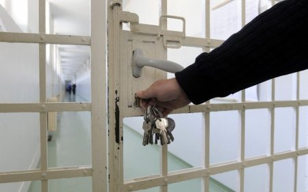 Keçmiş icra başçısının evinə basqın edən kriminal avtoritetlə bağlı QƏRAR