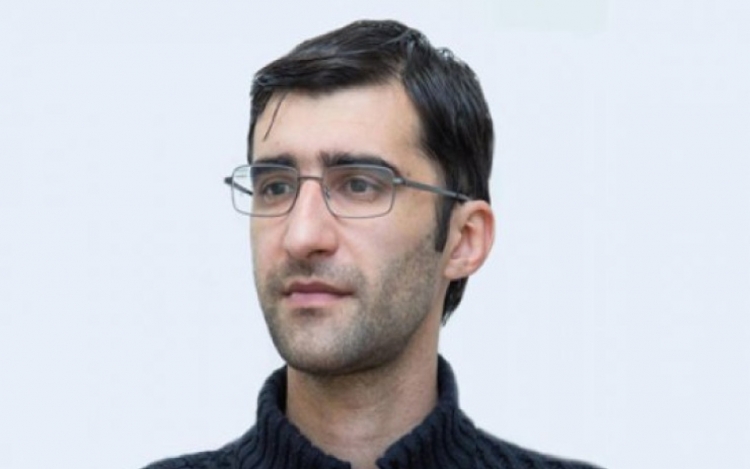 Jurnalist Ramin Dekonun həbs müddəti uzadıldı